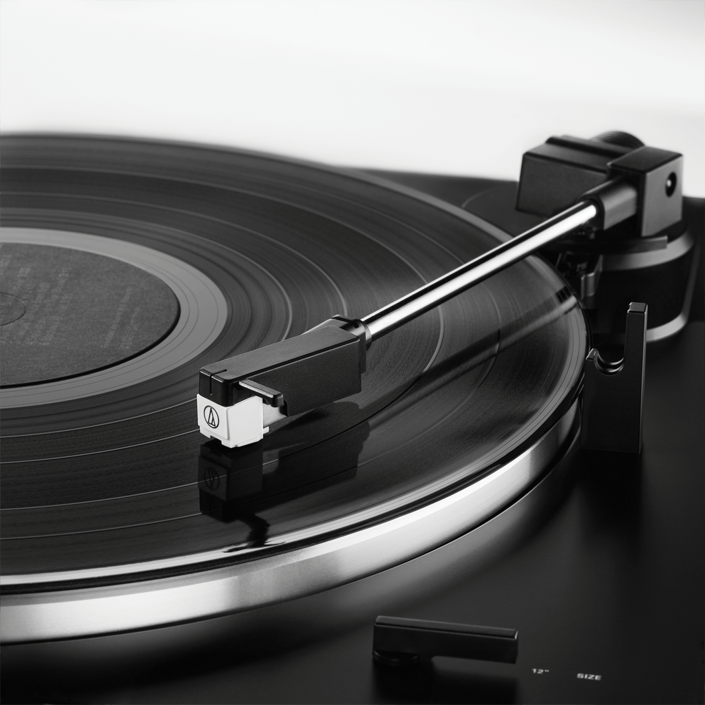 Audio-Technica AT-LP60XBT Fully Automatic Wireless Belt-Drive Turntable - Black (AT-LP60XBT-BK)