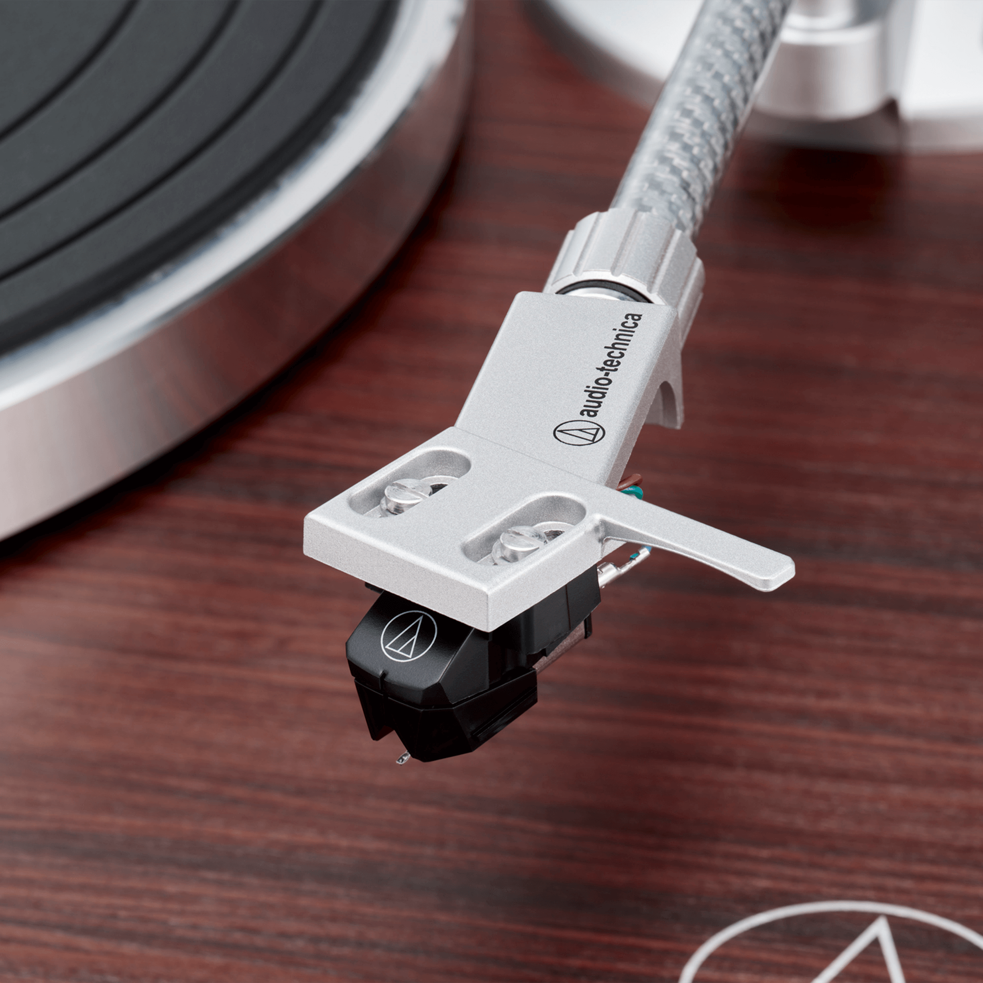 Audio-Technica AT-LPW50BT Manual Belt-Drive Turntable (Wireless & Analog) (AT-LPW50BT-RW)